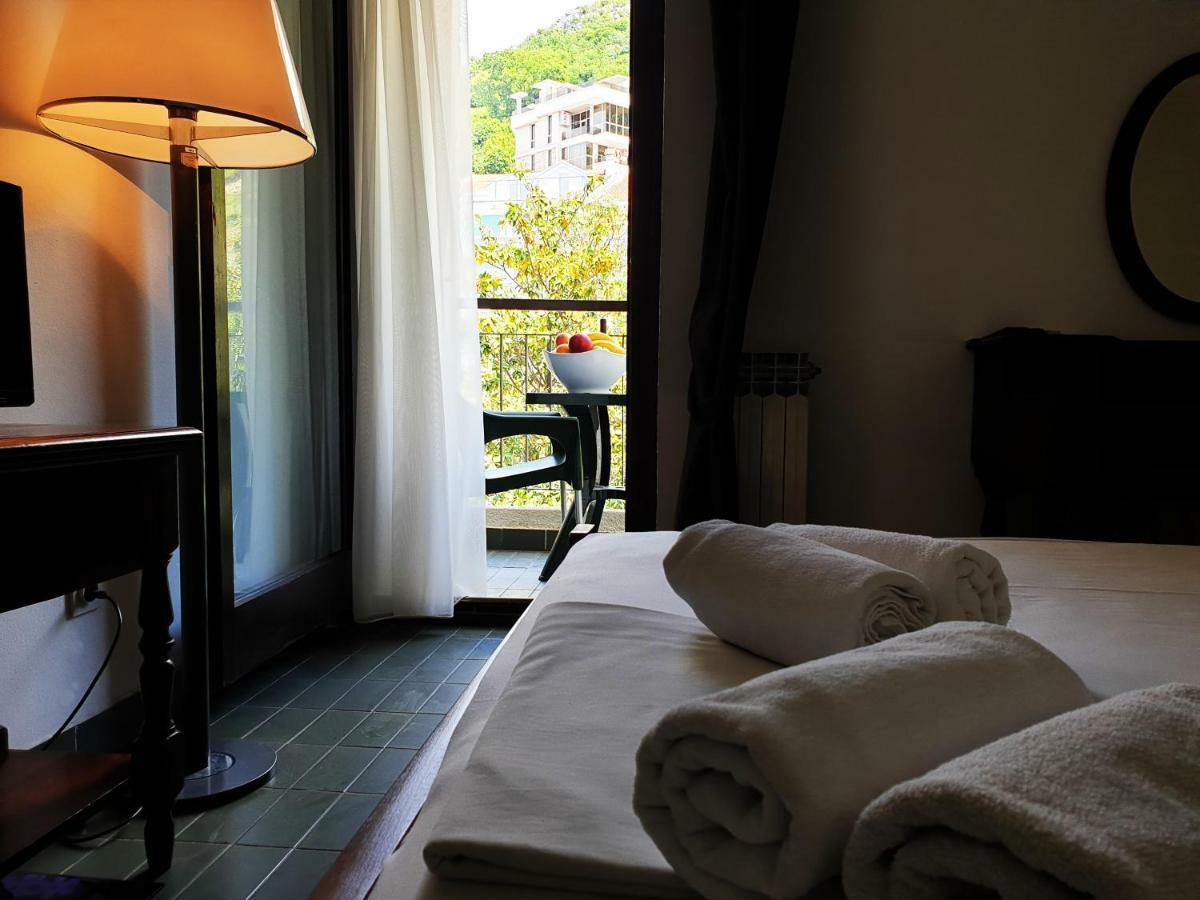 Hotel Sumadija Rafailovici Bečići Luaran gambar