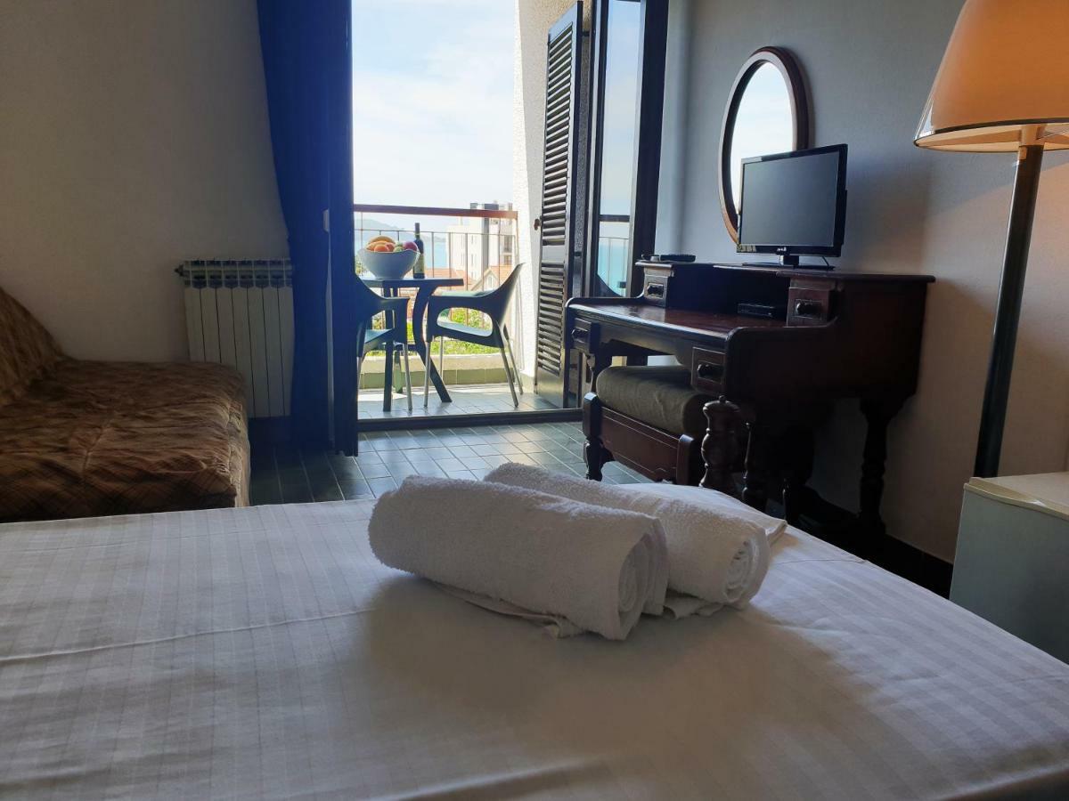 Hotel Sumadija Rafailovici Bečići Luaran gambar