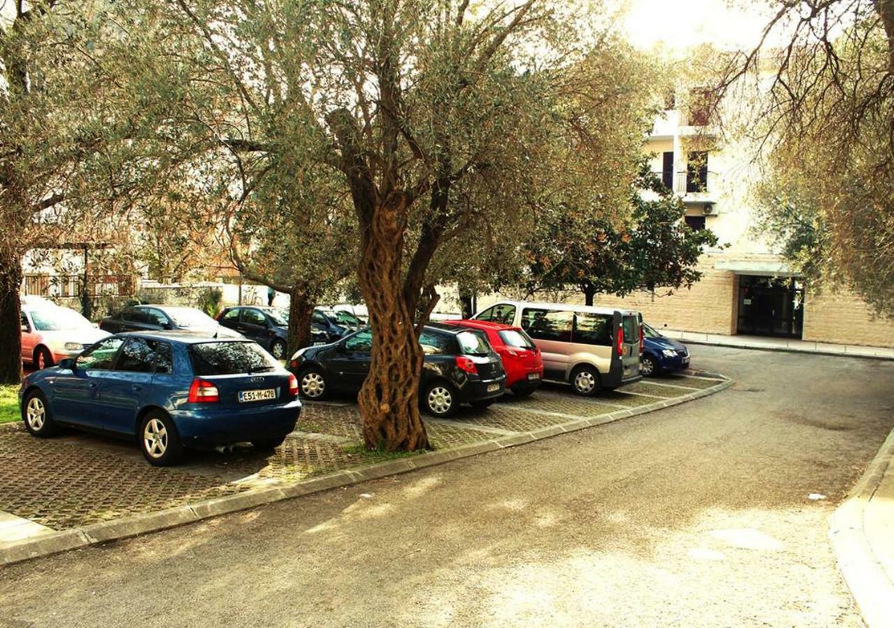 Hotel Sumadija Rafailovici Bečići Luaran gambar