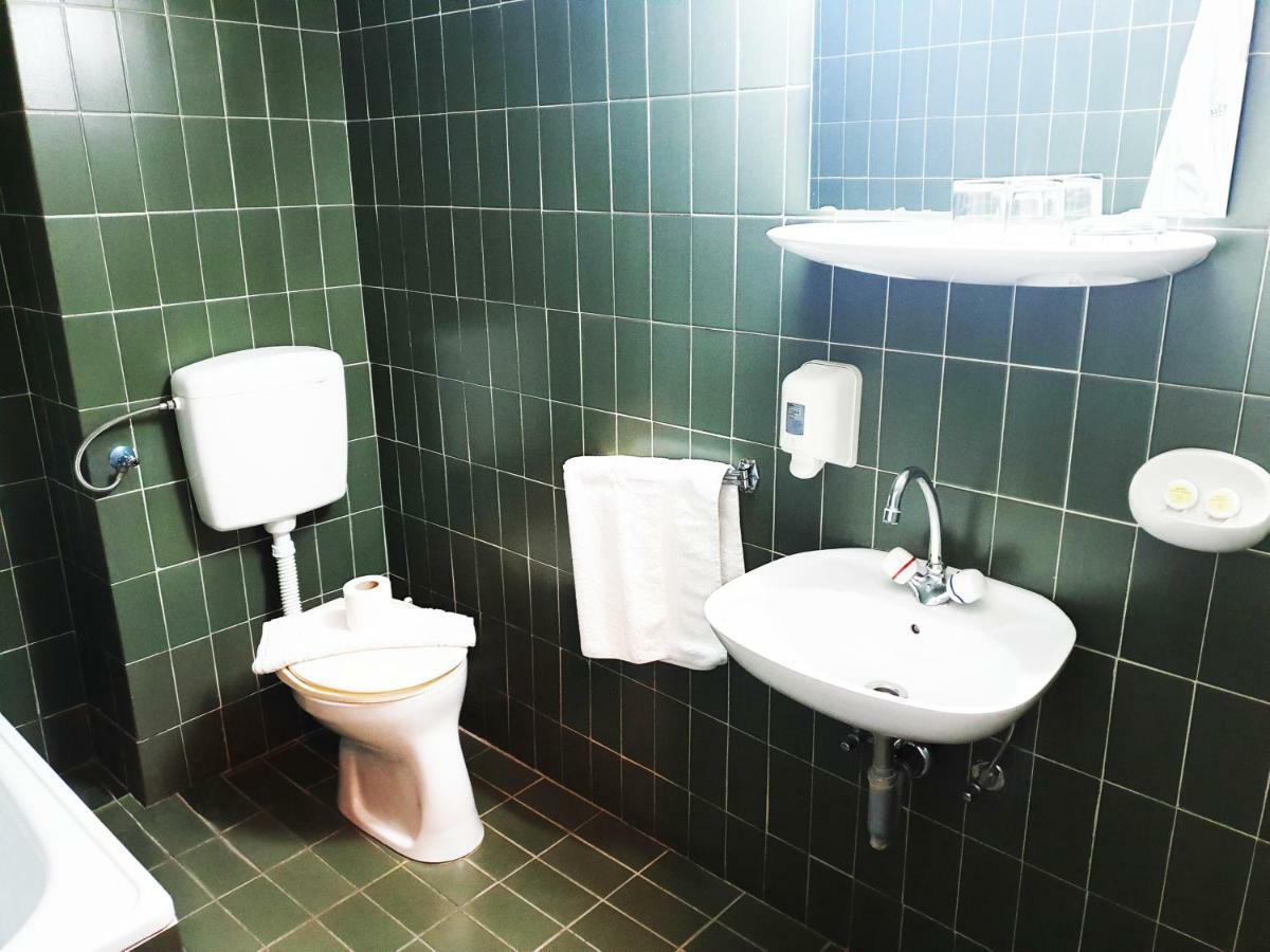 Hotel Sumadija Rafailovici Bečići Luaran gambar